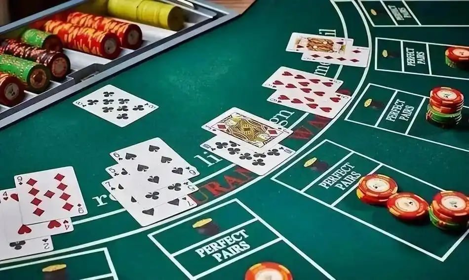 Live casino với dealer chuyên nghiệp và nhiều phòng chơi